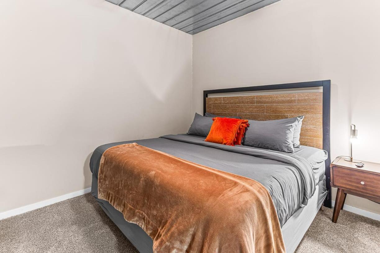 Spacious 2 King Bed Downtown Central To It All Ann Arbor Exterior photo